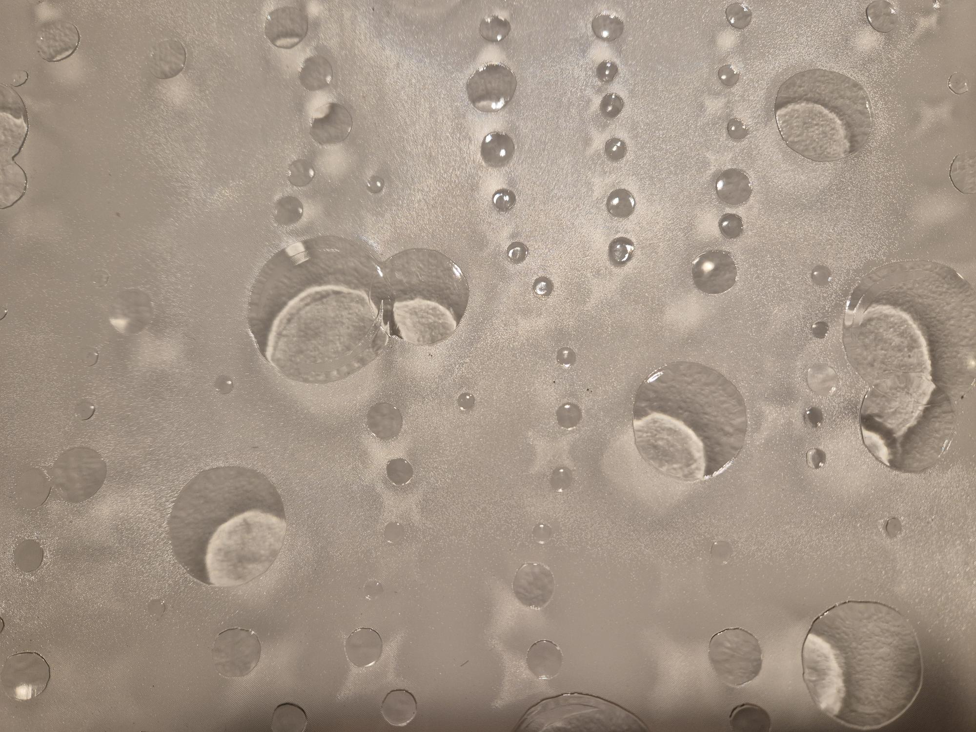 Sonderposten - Polystyrol-Platten 2,2mm farblos "Bubble" 1300 x 2000mm - für Innenanwendungen