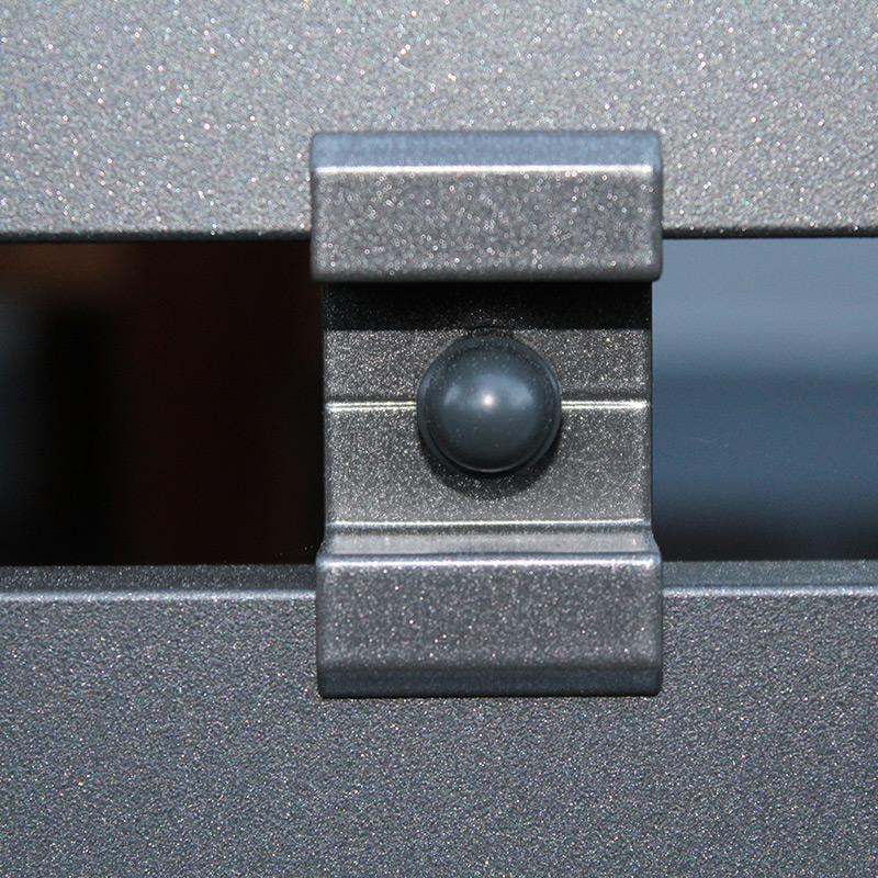 Anwendung - Mittelclip für Balkonbretter aus Aluminium in anthrazit 